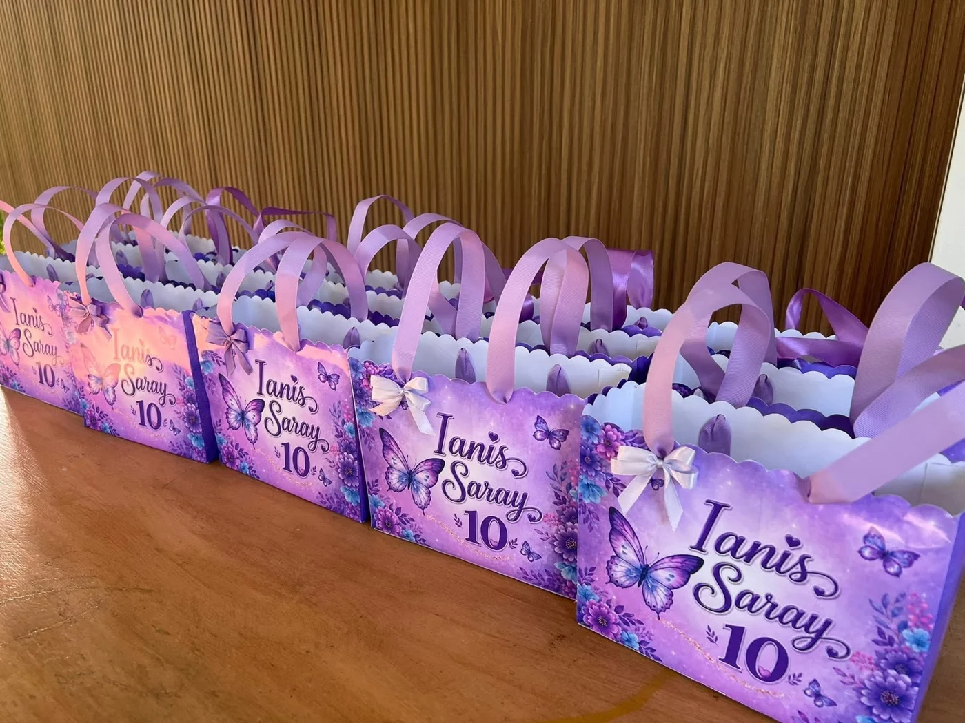 Bolsitas personalizadas de mariposas en tonos lila